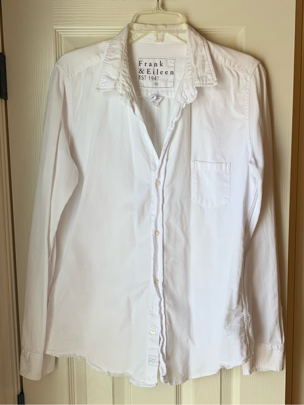 EUC - Frank and Eileen - Barry Button down top - Size XL